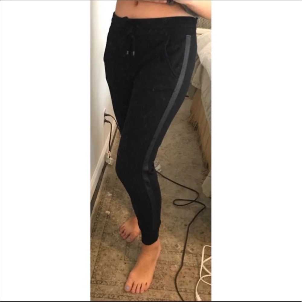 Vince Joggers w/ Leather Trimming